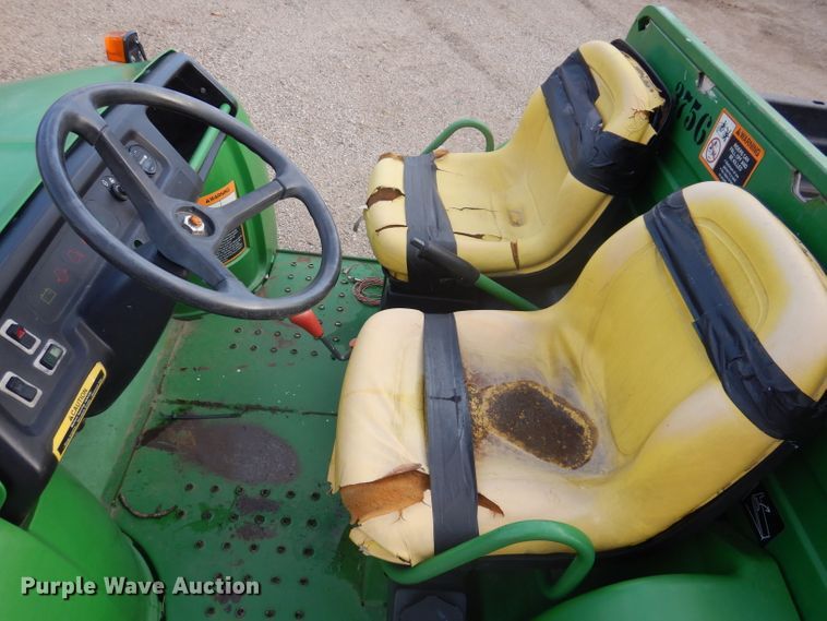 image for item KA9549 1998 John Deere Gator 6X4  utility vehicle