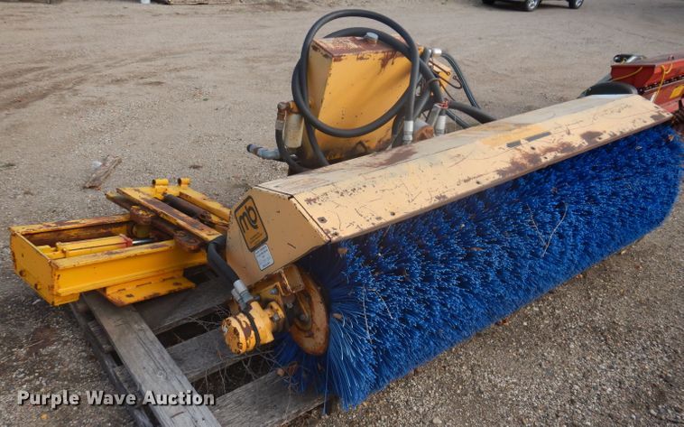 image for item KA9552 M-B HT  broom