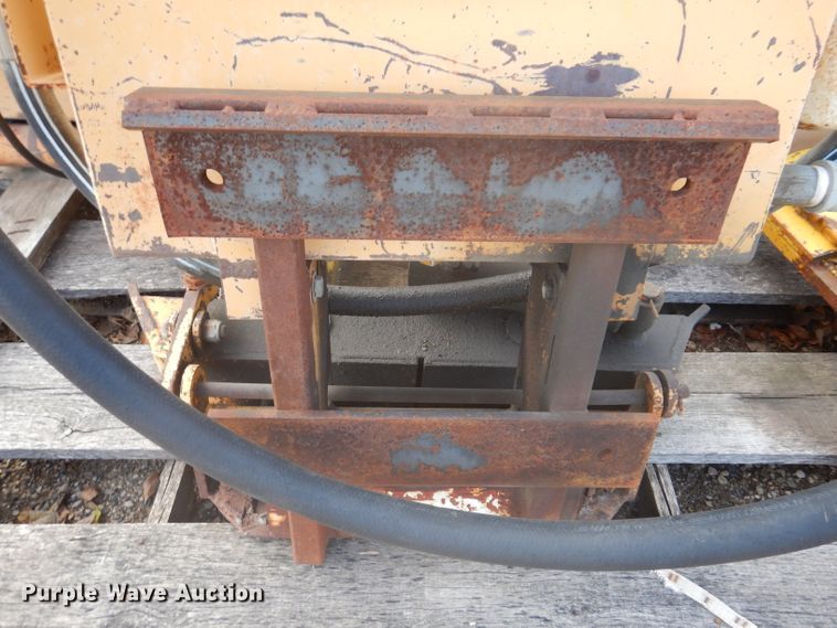 image for item KA9552 M-B HT  broom