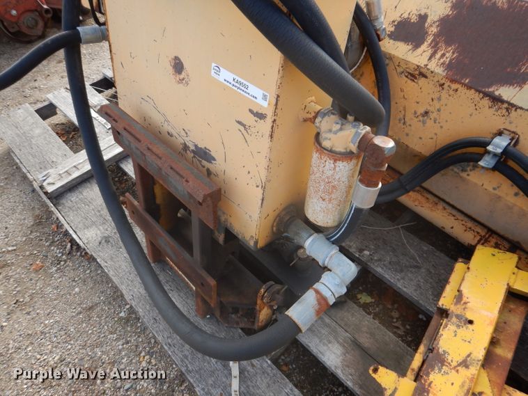 image for item KA9552 M-B HT  broom