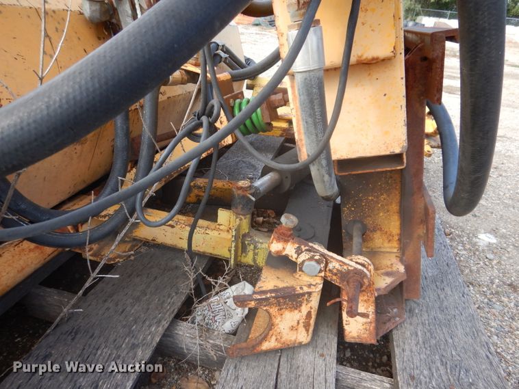 image for item KA9552 M-B HT  broom