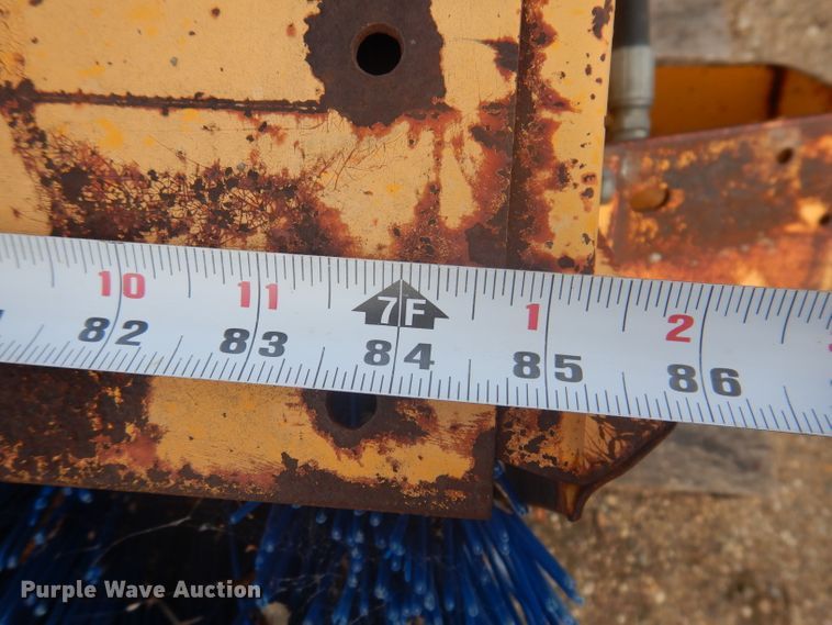 image for item KA9552 M-B HT  broom