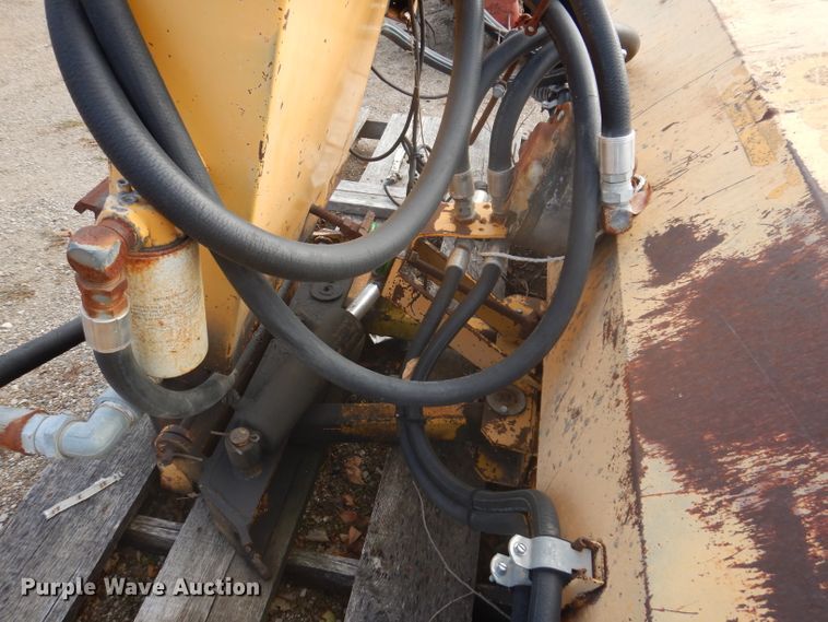 image for item KA9552 M-B HT  broom