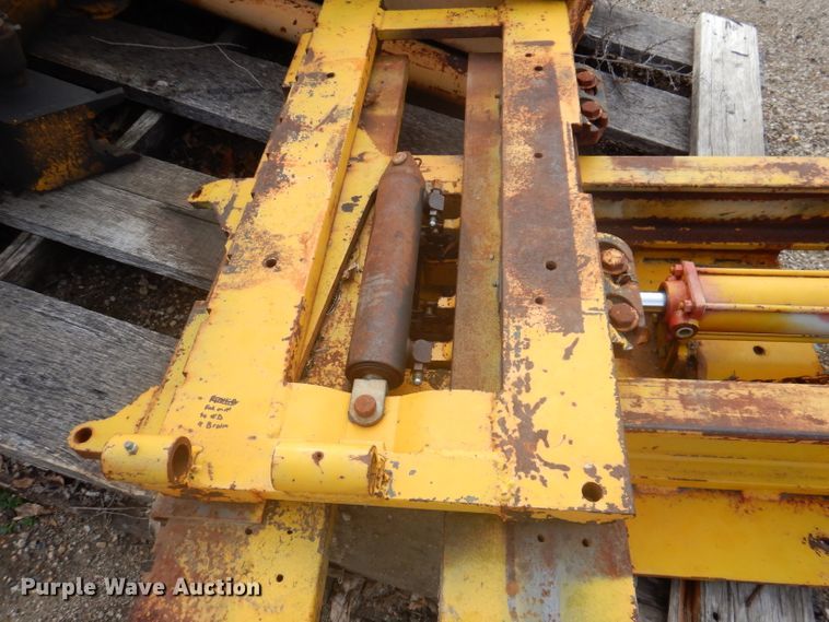 image for item KA9552 M-B HT  broom