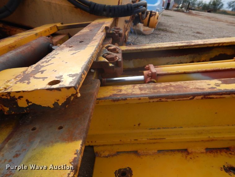 image for item KA9552 M-B HT  broom