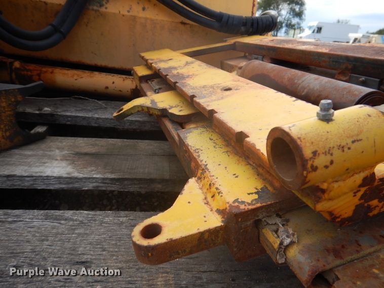 image for item KA9552 M-B HT  broom