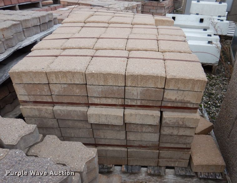 image for item KA9555 Approximately 46 pallets of landscape materials