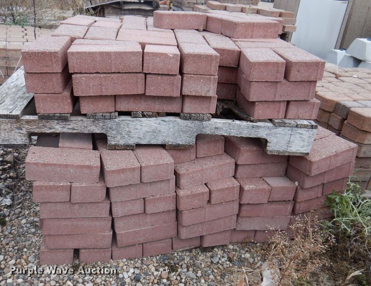 image for item KA9555 Approximately 46 pallets of landscape materials