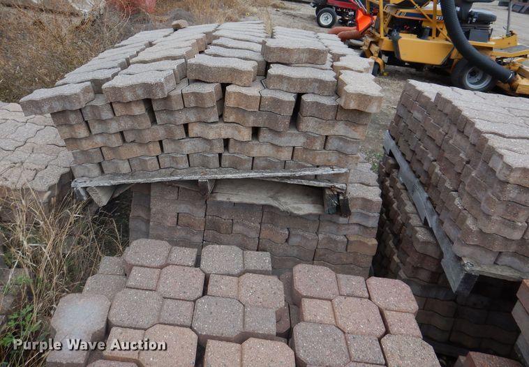 image for item KA9555 Approximately 46 pallets of landscape materials