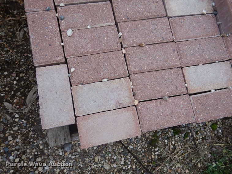 image for item KA9555 Approximately 46 pallets of landscape materials