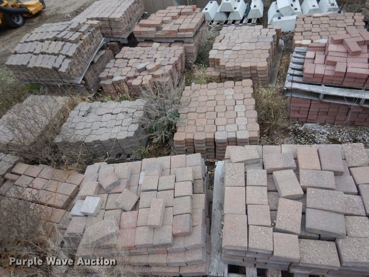 image for item KA9555 Approximately 46 pallets of landscape materials