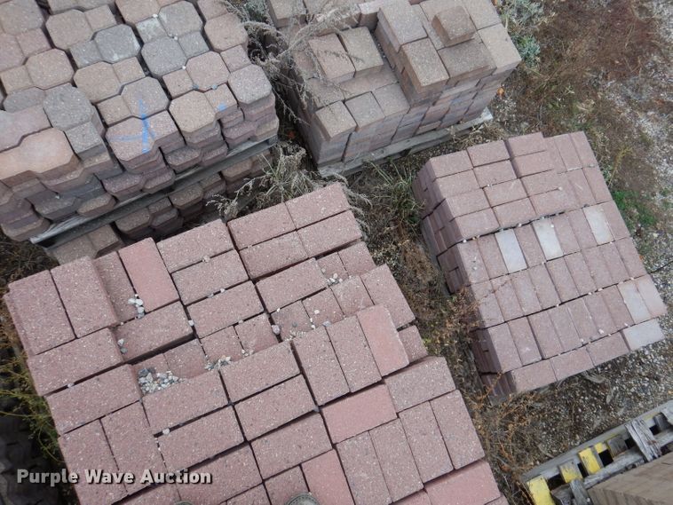 image for item KA9555 Approximately 46 pallets of landscape materials