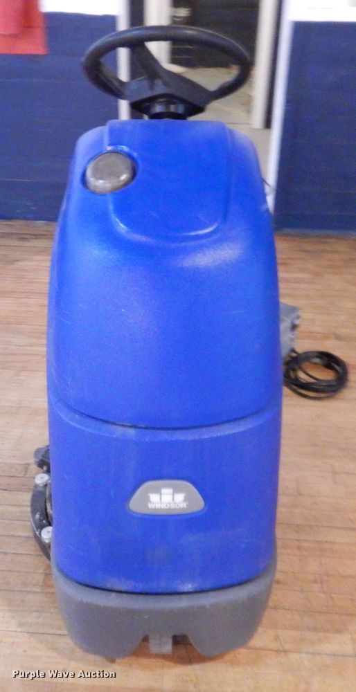 image for item KA9556 Windsor Chariot iScrub 20  floor scrubber