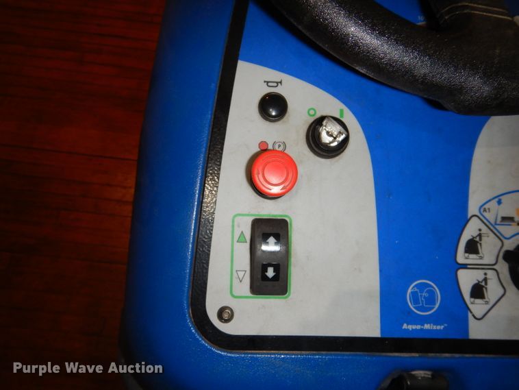 image for item KA9556 Windsor Chariot iScrub 20  floor scrubber