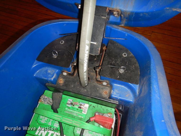 image for item KA9556 Windsor Chariot iScrub 20  floor scrubber