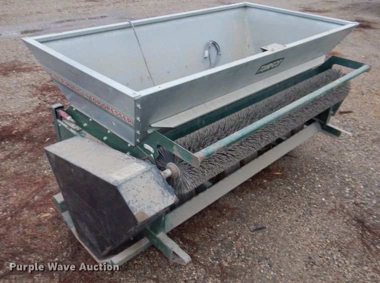 image for item KA9557 Turfco Mete-R Matic III F12D  top dresser spreader