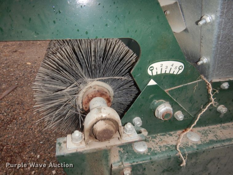 image for item KA9557 Turfco Mete-R Matic III F12D  top dresser spreader