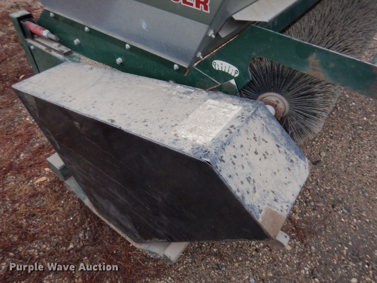 image for item KA9557 Turfco Mete-R Matic III F12D  top dresser spreader