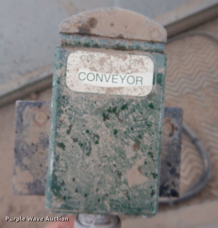 image for item KA9557 Turfco Mete-R Matic III F12D  top dresser spreader