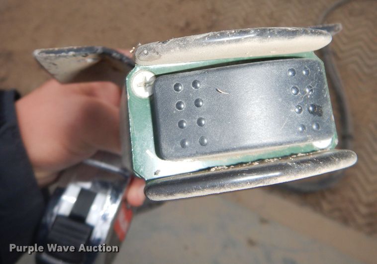 image for item KA9557 Turfco Mete-R Matic III F12D  top dresser spreader