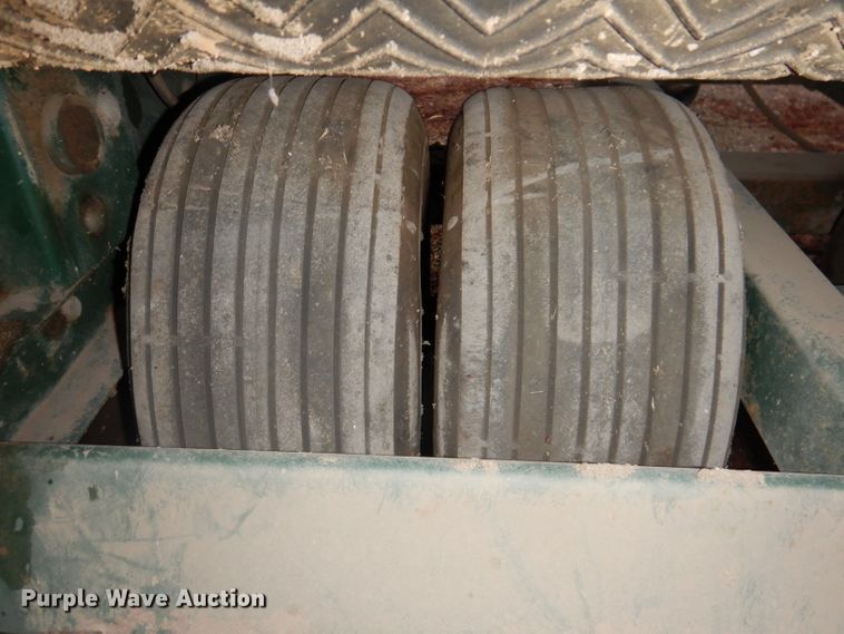 image for item KA9557 Turfco Mete-R Matic III F12D  top dresser spreader