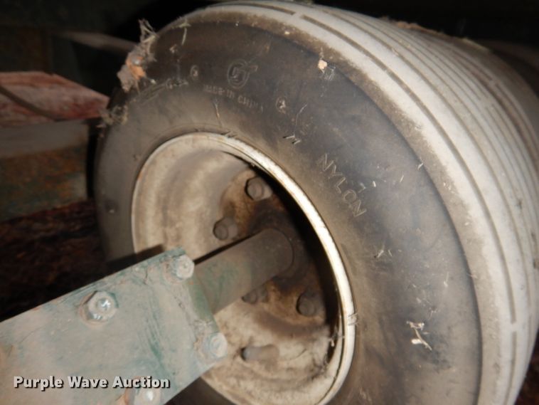 image for item KA9557 Turfco Mete-R Matic III F12D  top dresser spreader