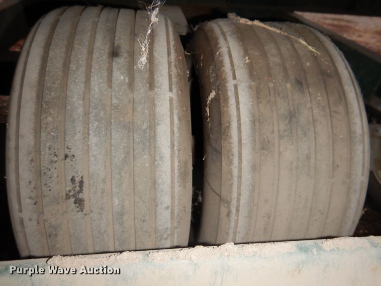 image for item KA9557 Turfco Mete-R Matic III F12D  top dresser spreader