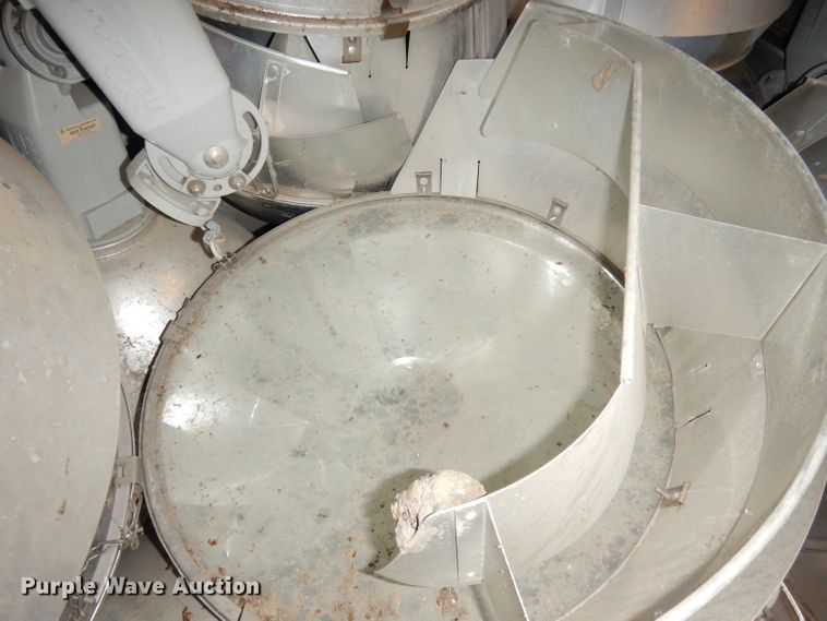 image for item KA9798 Approximately 40 ballfield lights