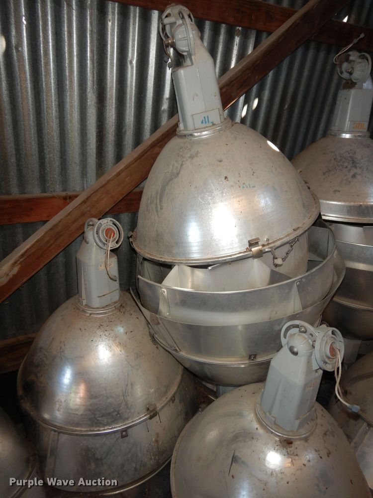 image for item KA9798 Approximately 40 ballfield lights