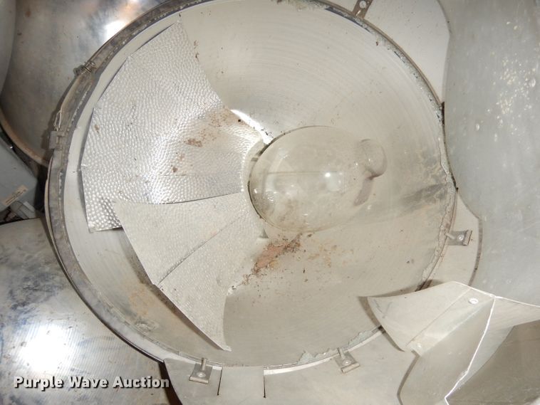 image for item KA9798 Approximately 40 ballfield lights