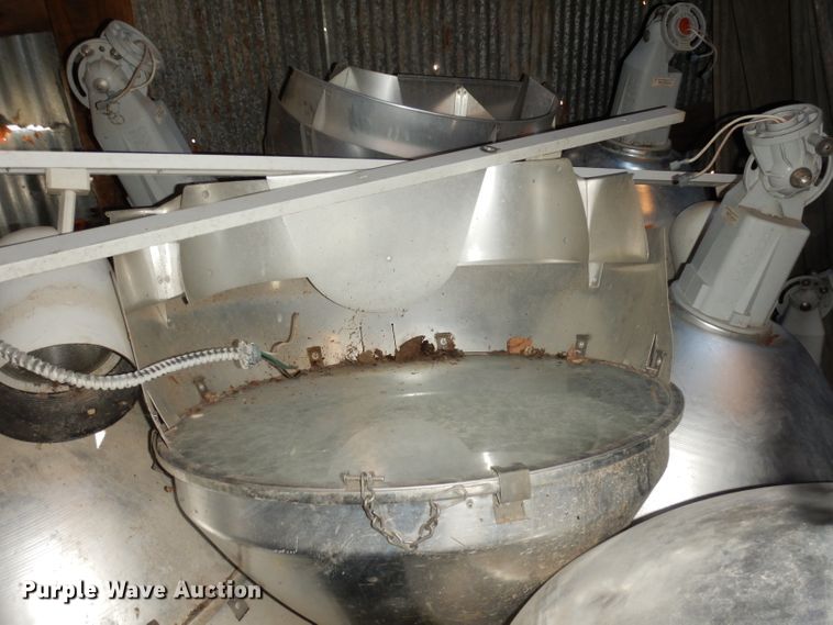 image for item KA9798 Approximately 40 ballfield lights