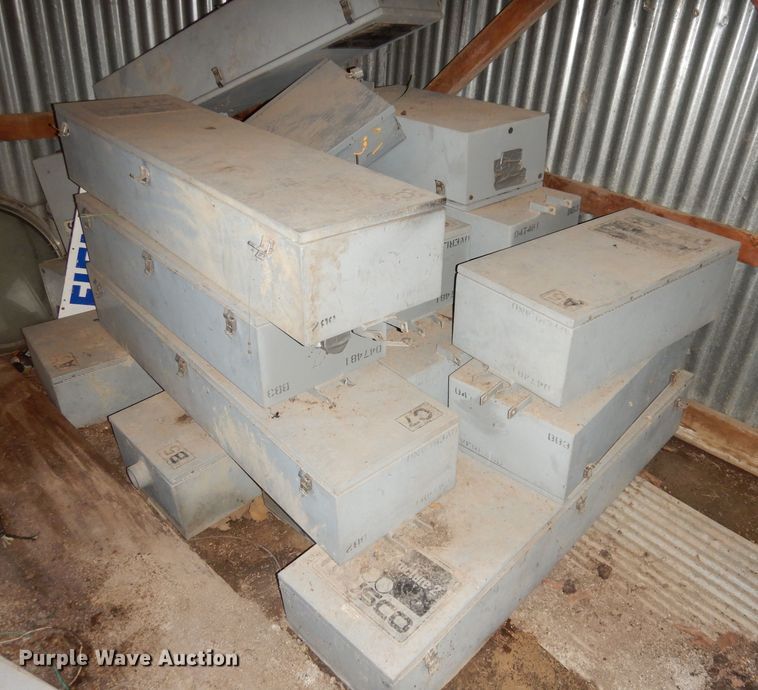 image for item KA9798 Approximately 40 ballfield lights