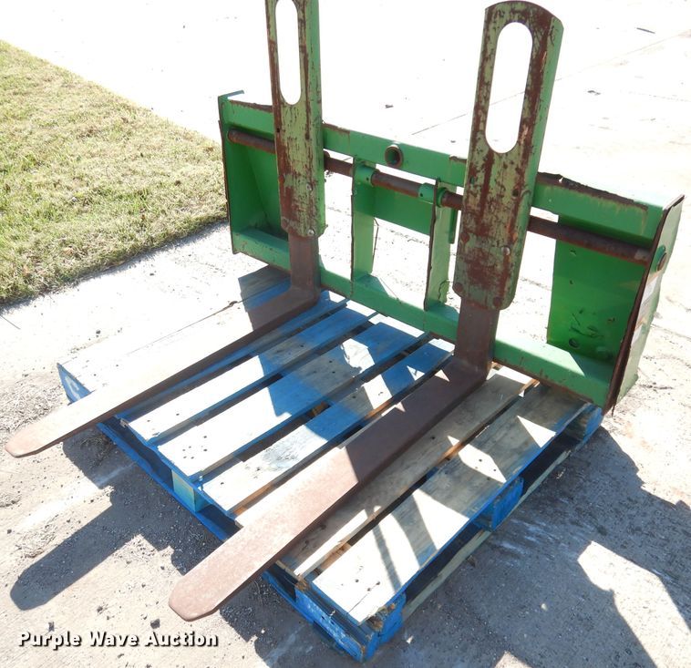 image for item KA9813 John Deere 4410  tractor