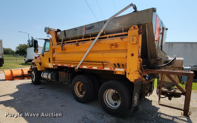 image for item KD9526 2004 International WorkStar 7400  dump truck