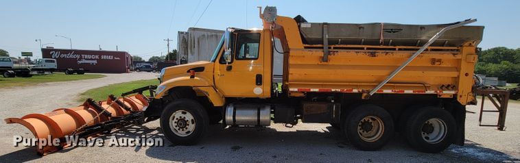 image for item KD9526 2004 International WorkStar 7400  dump truck
