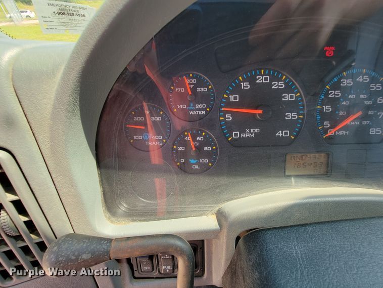 image for item KD9526 2004 International WorkStar 7400  dump truck