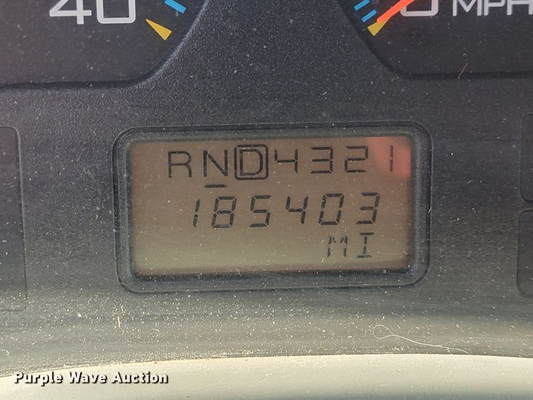 image for item KD9526 2004 International WorkStar 7400  dump truck