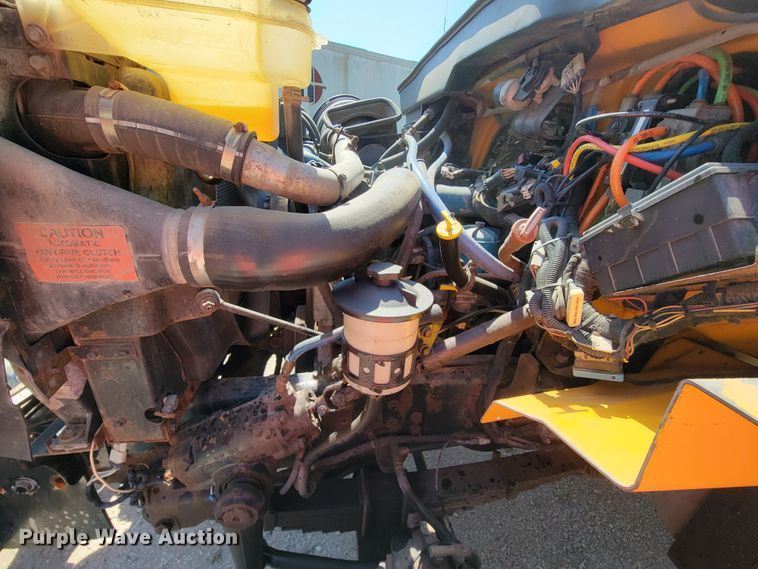 image for item KD9526 2004 International WorkStar 7400  dump truck