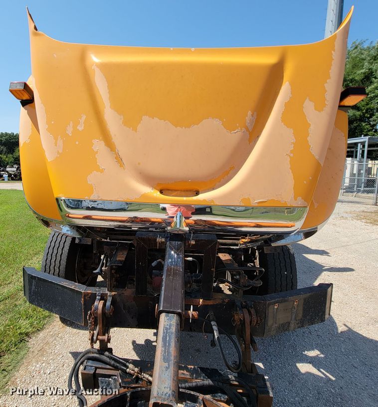 image for item KD9526 2004 International WorkStar 7400  dump truck