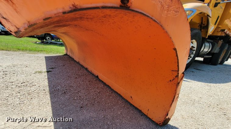 image for item KD9526 2004 International WorkStar 7400  dump truck