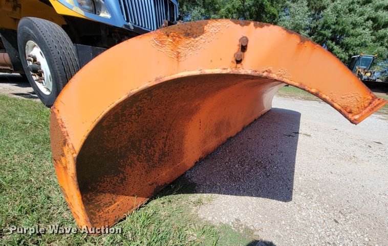 image for item KD9526 2004 International WorkStar 7400  dump truck