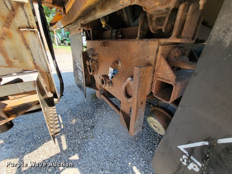 image for item KD9526 2004 International WorkStar 7400  dump truck