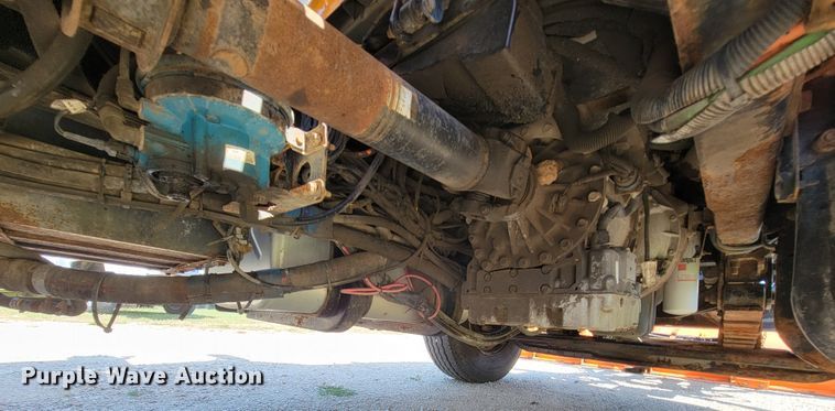 image for item KD9526 2004 International WorkStar 7400  dump truck