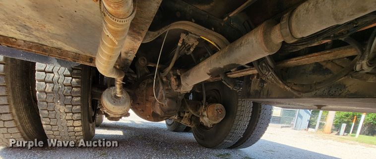 image for item KD9526 2004 International WorkStar 7400  dump truck