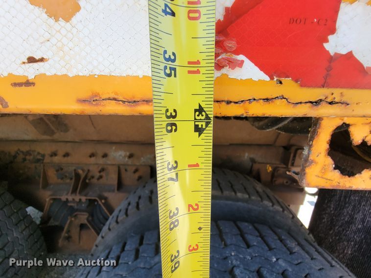 image for item KD9526 2004 International WorkStar 7400  dump truck