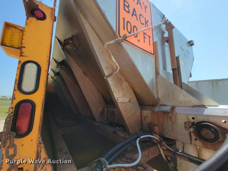 image for item KD9526 2004 International WorkStar 7400  dump truck