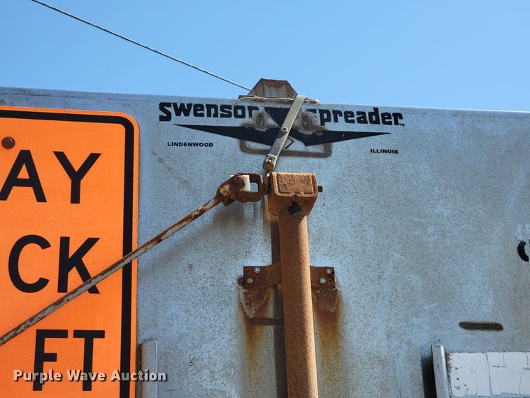 image for item KD9526 2004 International WorkStar 7400  dump truck