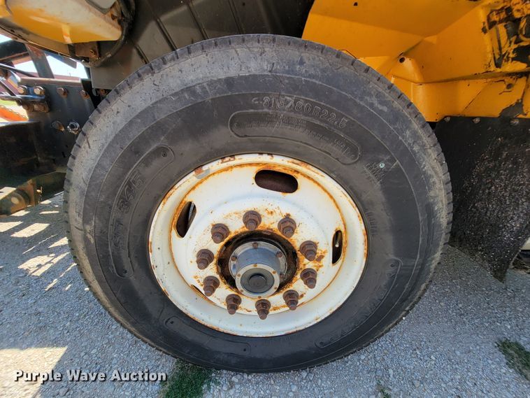 image for item KD9526 2004 International WorkStar 7400  dump truck