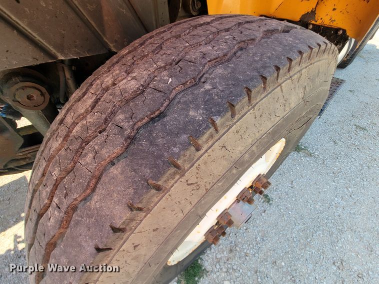 image for item KD9526 2004 International WorkStar 7400  dump truck