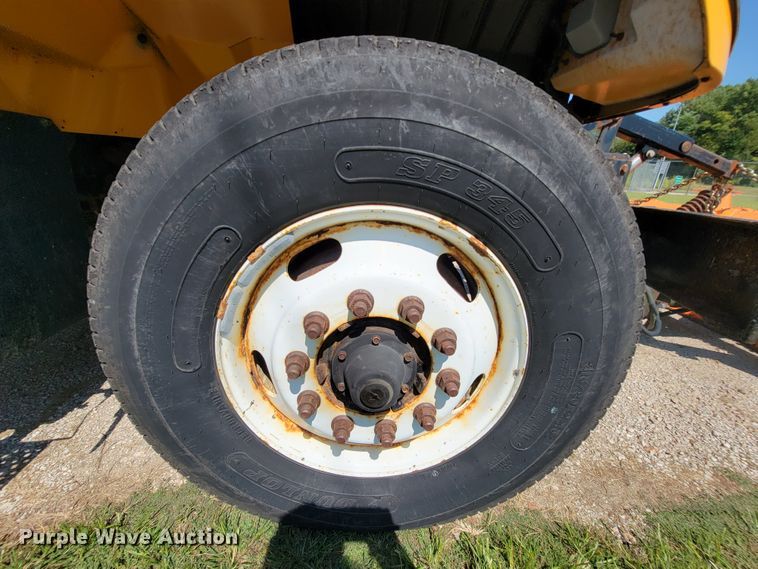 image for item KD9526 2004 International WorkStar 7400  dump truck